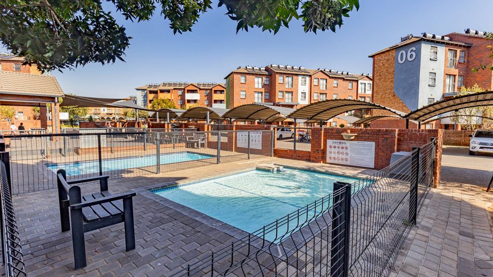 POOL AND BRAAI AREA
