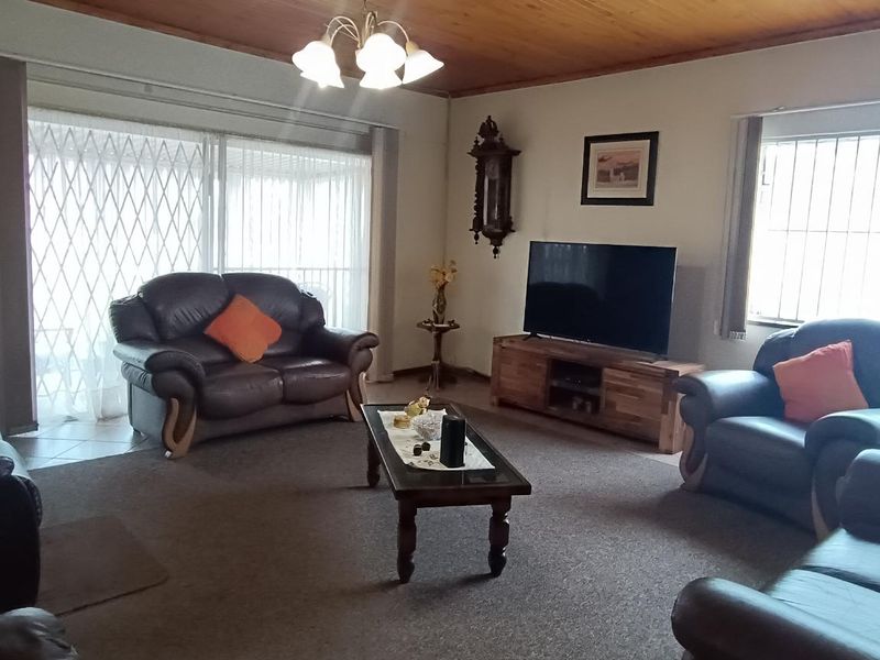 "Kempton Park Family Home with Income Potential!" - Photo 8