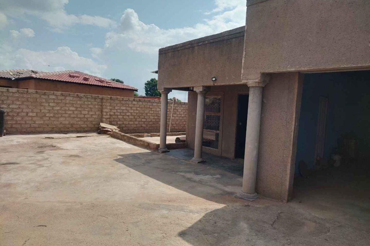 3 bedrooms house for sale in Soshanguve X - Photo 5