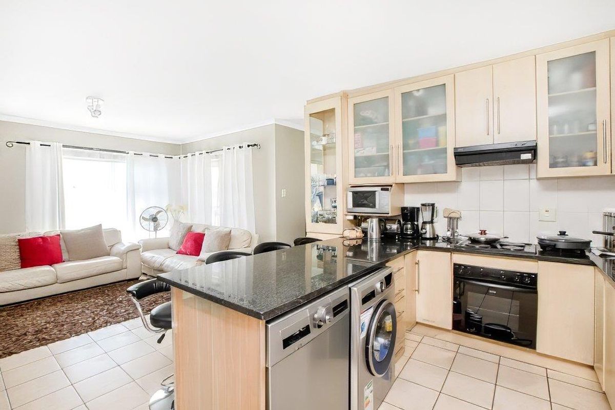 Lovely 3 bedroom 2 bathroom unit for sale in Florida - Photo 4