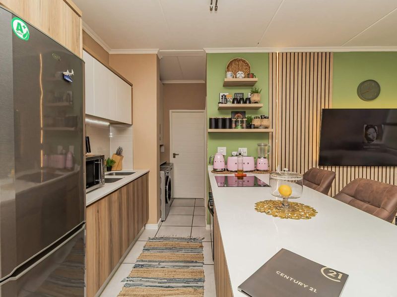 Modern 1-Bedroom Apartment with Amazing Views - Photo 10