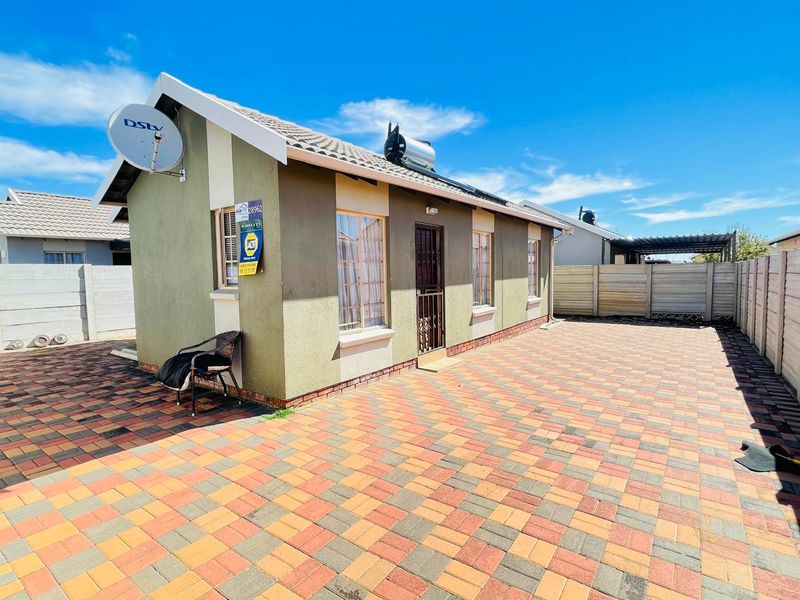 3 Bedroom House For Sale In Sky City EXT 33 - Photo 3