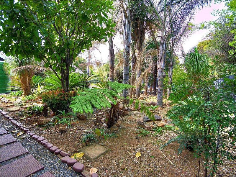 Exceptional property with 2 Dwellings! - Photo 7