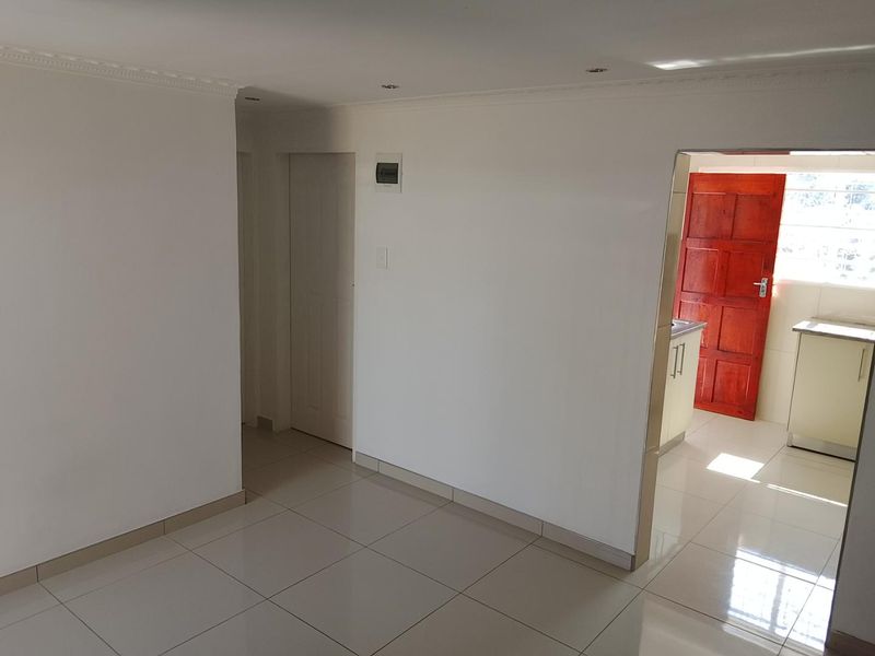 ✨ Modern, Move-In Ready Home in a Peaceful Location! ✨ - Photo 7