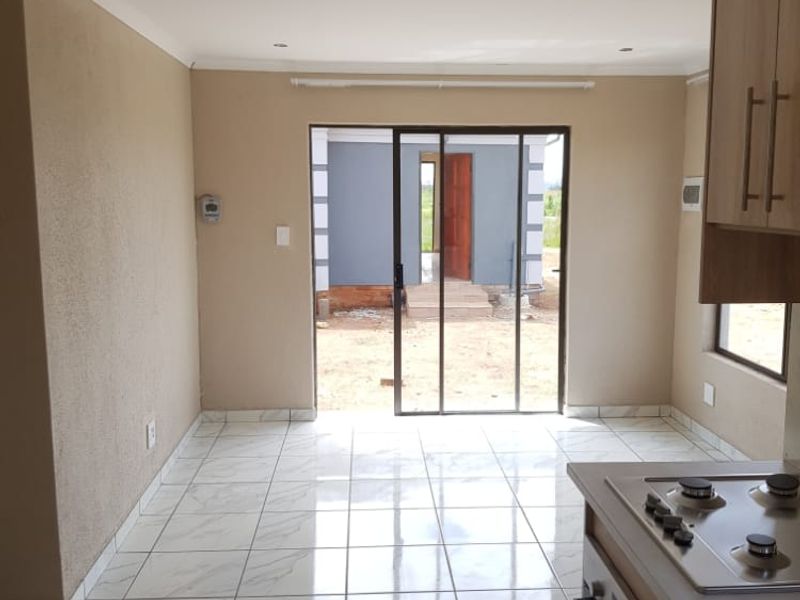 NEW DEVELOPMENT, ALL COSTS INCLUDED, FULL TITLE STANDS. NO DEPOSITS / 100% BONDS (dependent on client profile) - Photo 4