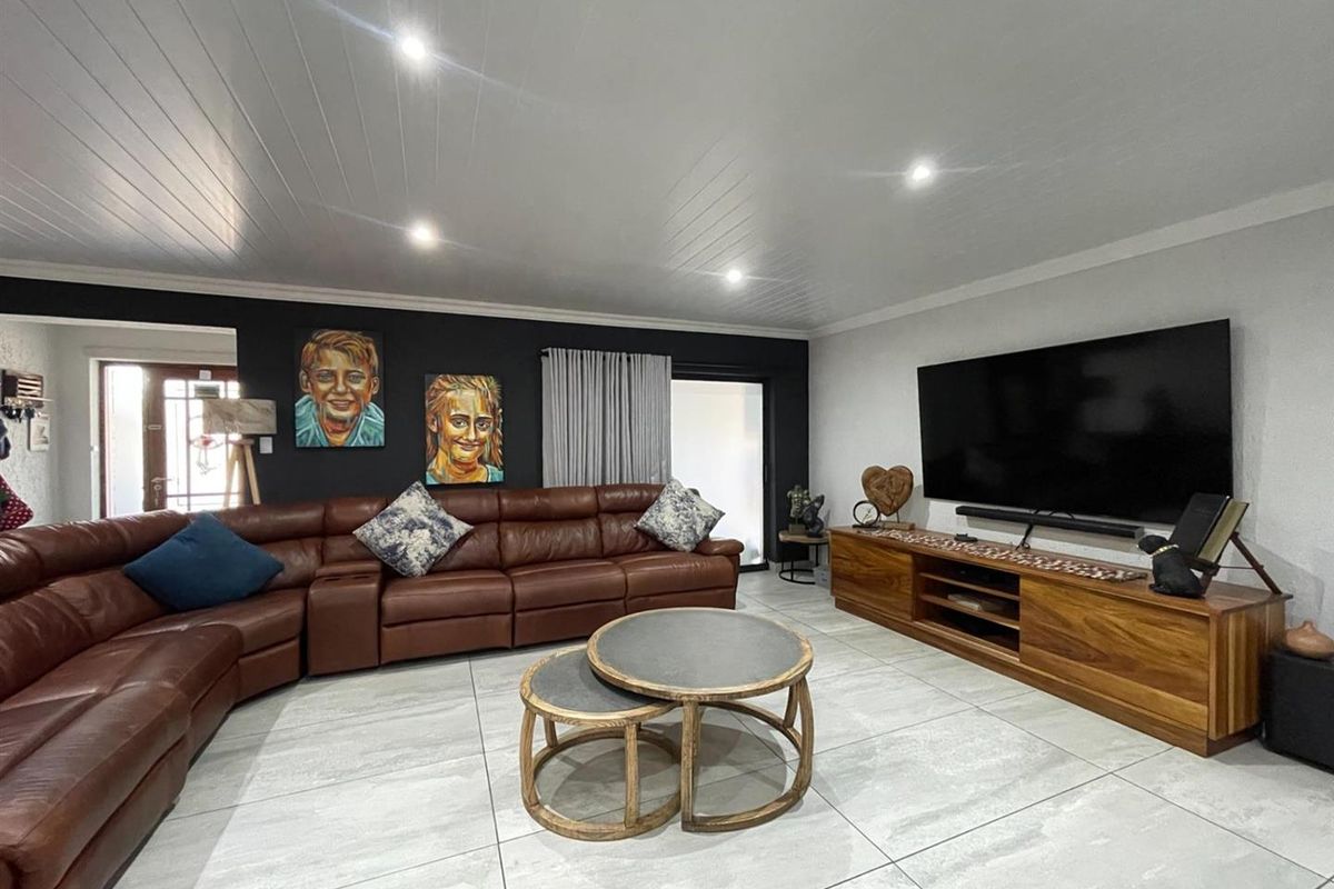 Contemporary 4-Bedroom Home in Monte Christo Eco Estate - Photo 4