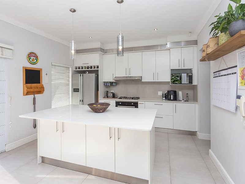 Two Bedroom Family Home with Study - Photo 7