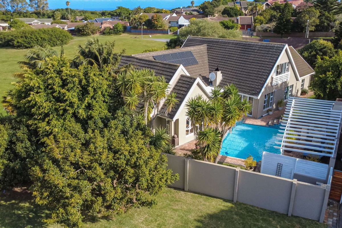 Pari-Park : 4-Bedroom, 4.5-Bathroom Modern Home – Space, Style & Sophistication! - Photo 3