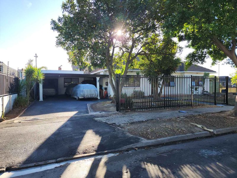 3 - 4 Bedroom Family Home - Photo 2