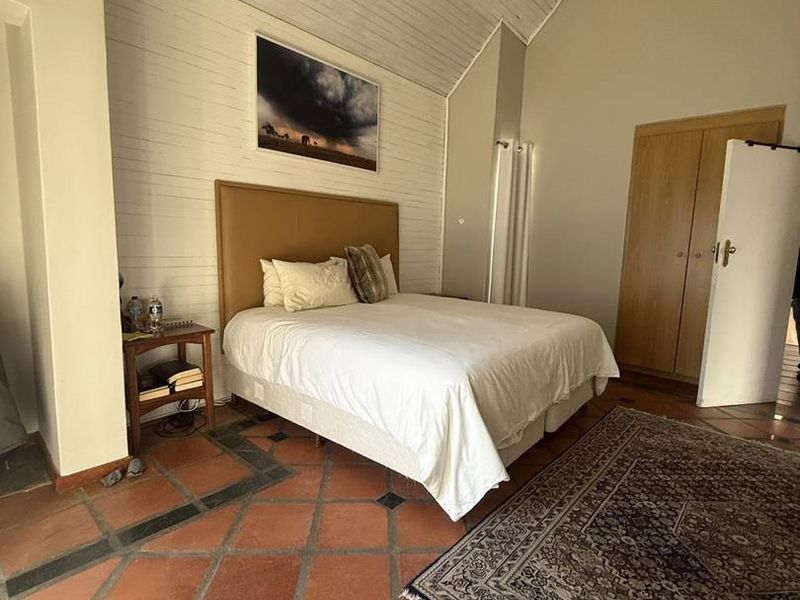 Beautiful 5 bedroom house for sale in Ludwigsdorf Klein Windhoek - Photo 10
