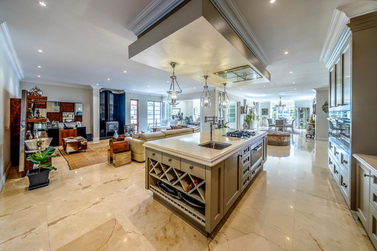 Elegant Four Bedroom Fully Furnished Home for Rent in Waterfall Country Estate - Photo 5