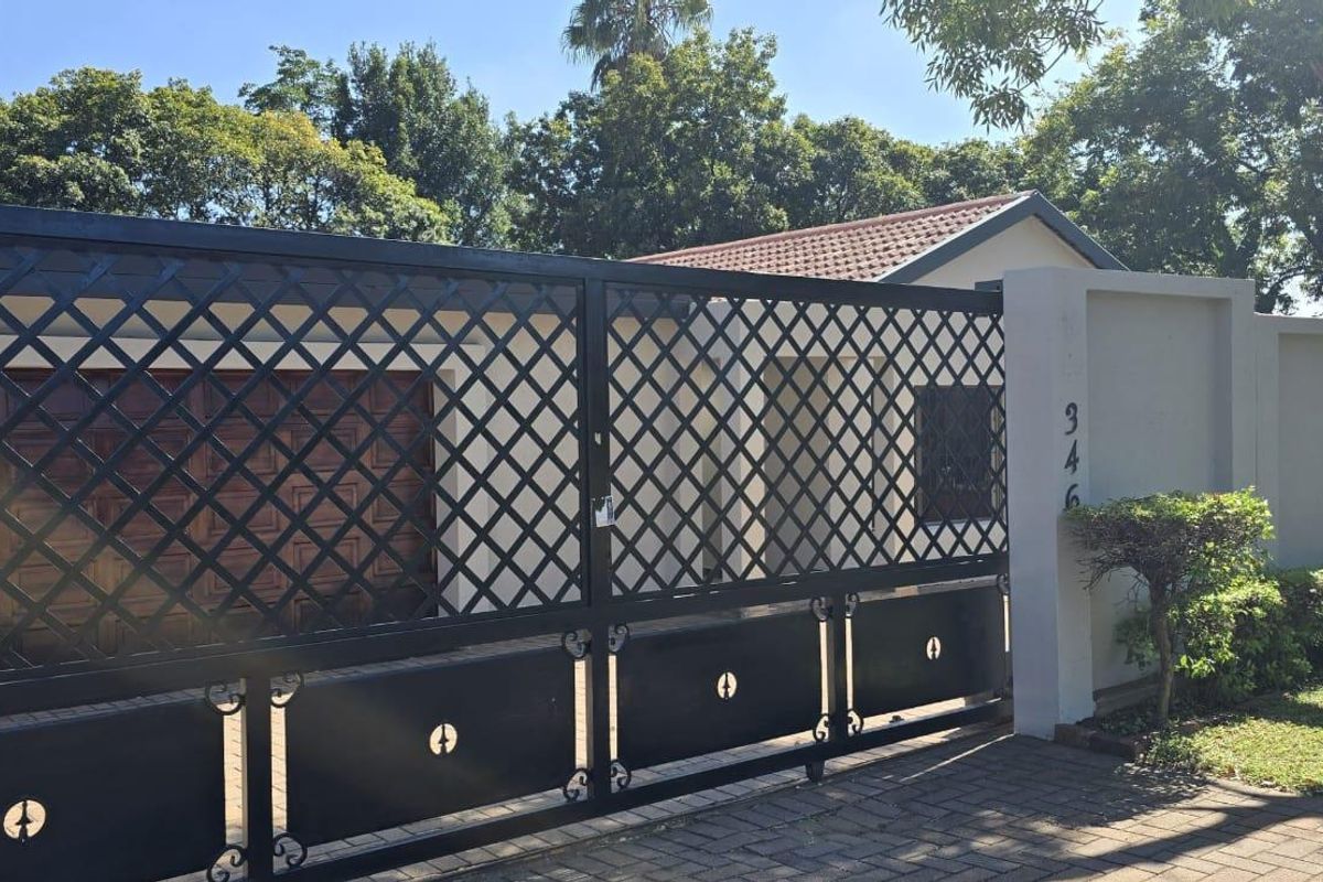 Family home for sale in Garsfontein - Photo 2