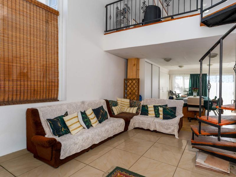 Triple-Storey Home for Sale in Grassy Park - Photo 4