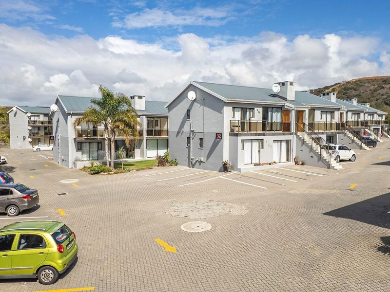 Live & earn: Excellent income property by Hartenbos - Photo 4