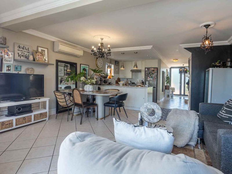 Duplex with a View - Photo 10