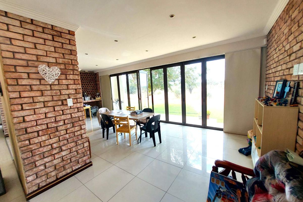 LARGE FAMILY HOME IN A TRANQUIL SETTING - OMEYA GOLF ESTATE - Photo 2