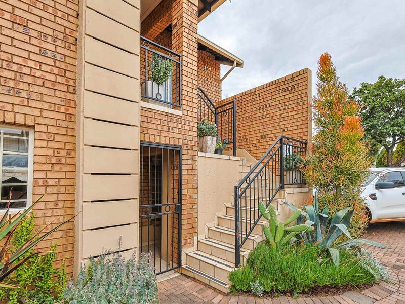Immaculate 2 Bedroom Apartment with Scenic Views in The Wilds Security Estate - Photo 2