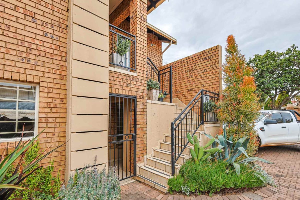Immaculate 2 Bedroom Apartment with Scenic Views in The Wilds Security Estate - Photo 2