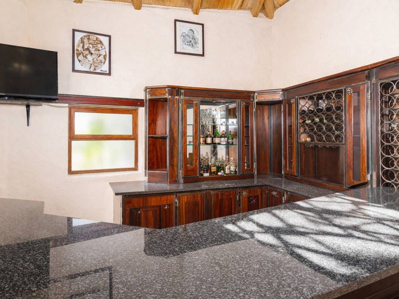 Exceptional Family Home with Prime Features. - Photo 9