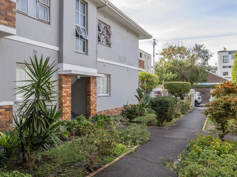 Modern Second-Floor Apartment in Kenilworth – Stylish, Secure & Move-In Ready - Photo 3