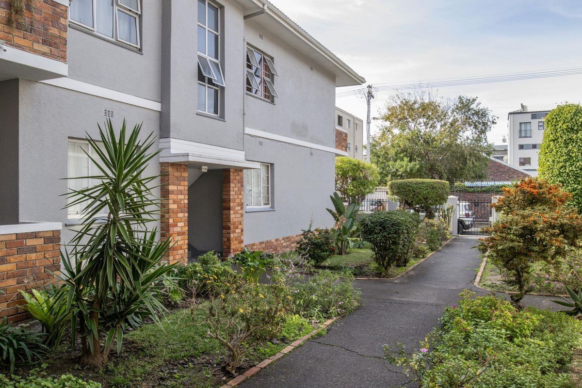 Modern Second-Floor Apartment in Kenilworth – Stylish, Secure & Move-In Ready - Photo 3