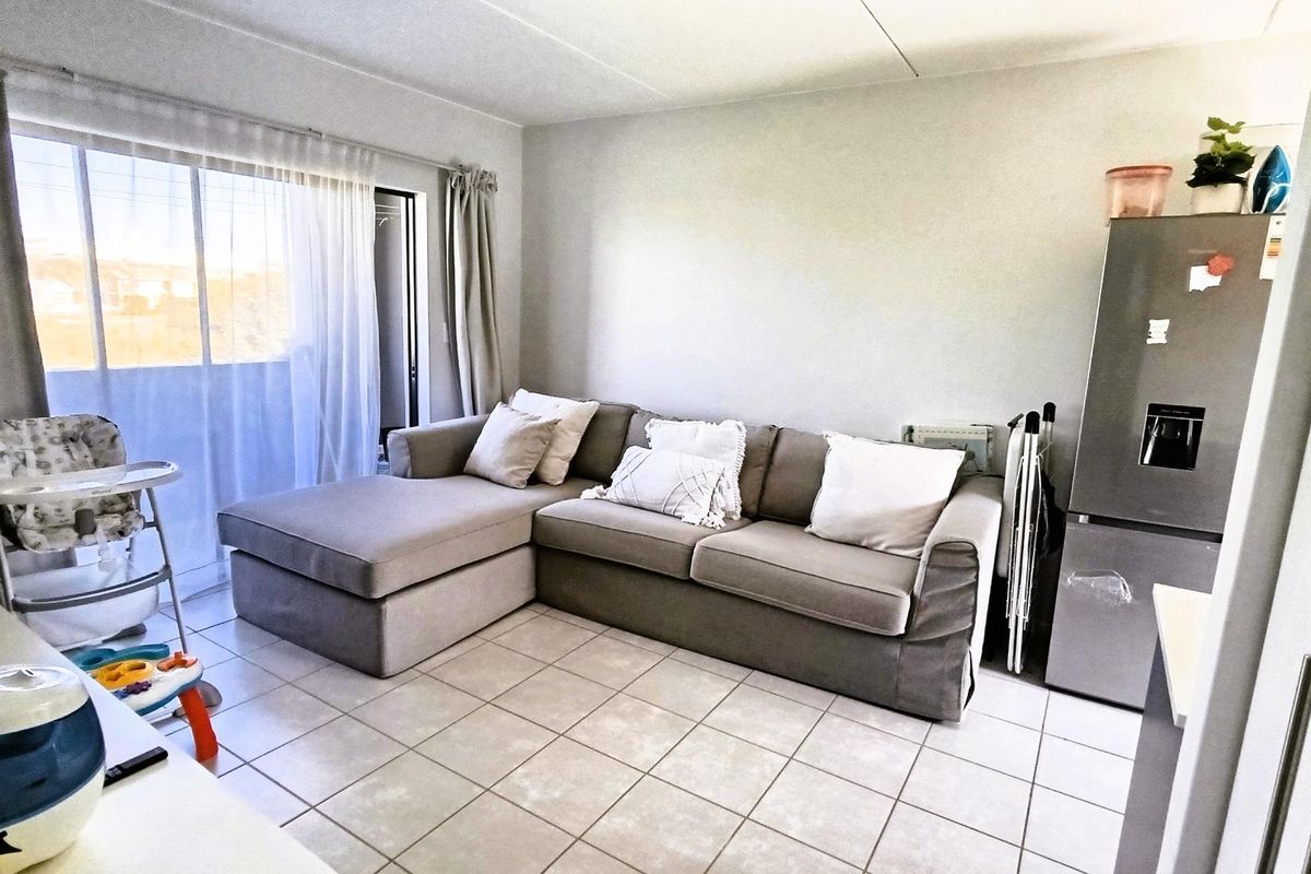 Modern 2-Bedroom Apartment in a Secure Estate - Photo 4