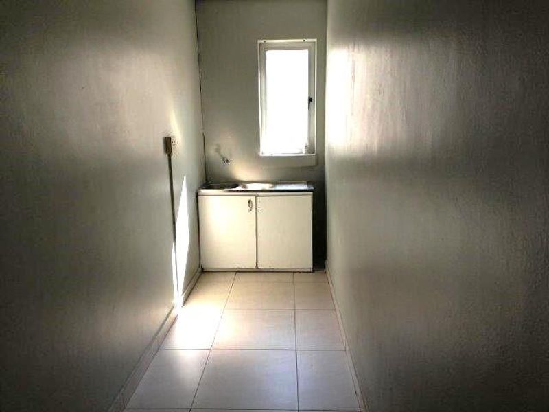 Office To Let in Windhoek Central - Photo 5