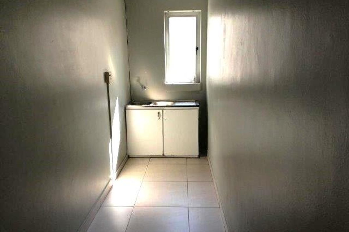 Office To Let in Windhoek Central - Photo 5