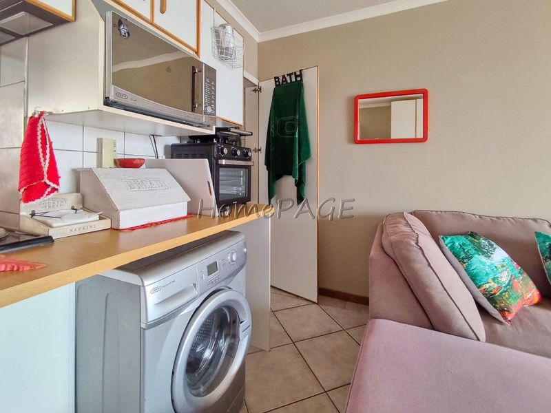 Long Beach, Walvis Bay:  Bachelor unit for sale - Photo 10