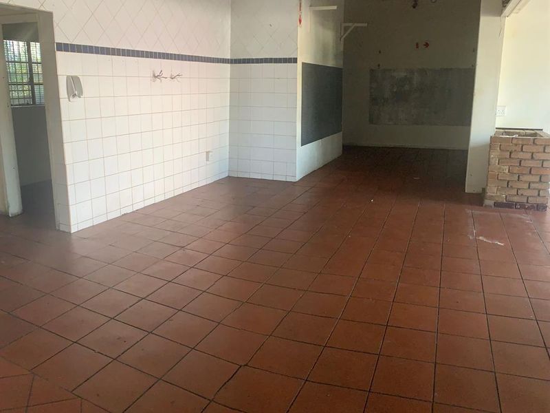 **Prime Retail Space Available on Busy Street** - Photo 9