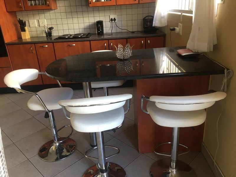 Lock-up-and-go Townhouse in Klein Windhoek FOR RENT - Photo 3