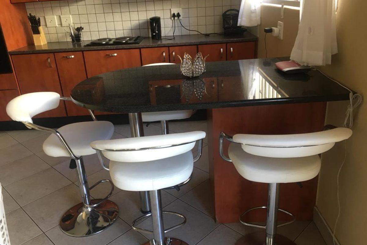 Lock-up-and-go Townhouse in Klein Windhoek FOR RENT - Photo 3