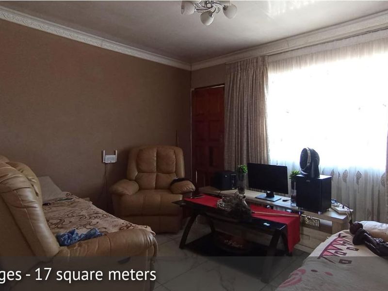 Three bedrooms house for sale in Soshanguve GG - Photo 10