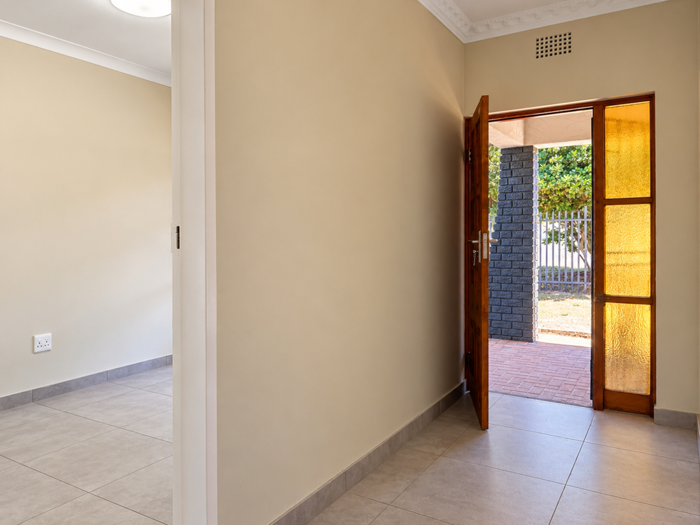 4th Bedroom / Study off entrance