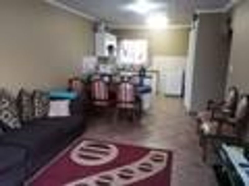 3 Bedroom Upstairs  Townhouse To Rent. - Photo 8