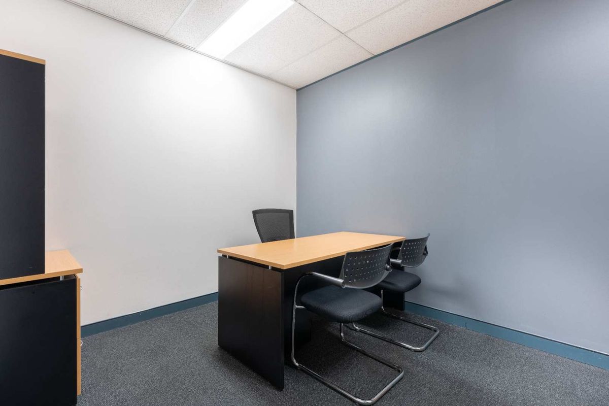 Find office space in Regus The Vineyard Stellenbosch for 3 persons with everything taken care of - Photo 2