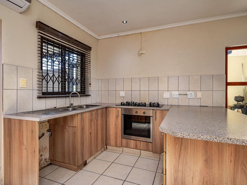 For Sale | Reservoir Hills  | 3 Bedroom 2 Bathroom Hidden Gem Townhouse - Photo 9