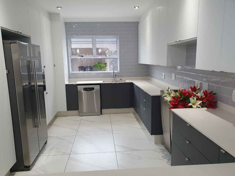 Hollywood Home in Bassonia - Photo 6