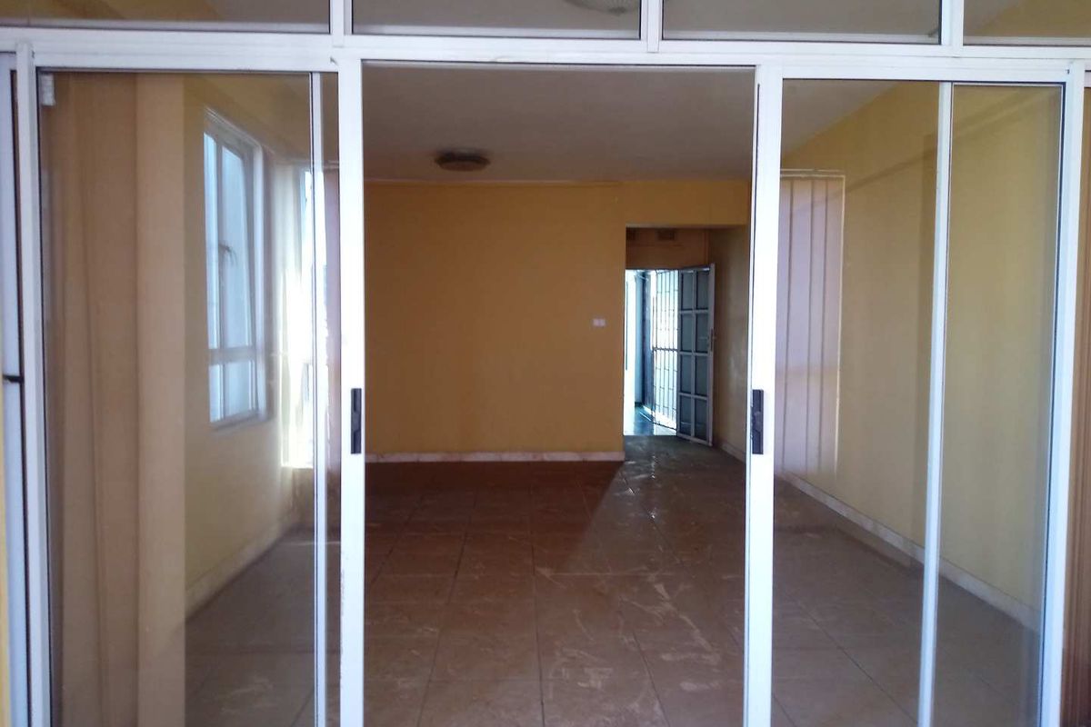 2.5 Bedroom flat in The Gables on Victoria Embankment! - Photo 5