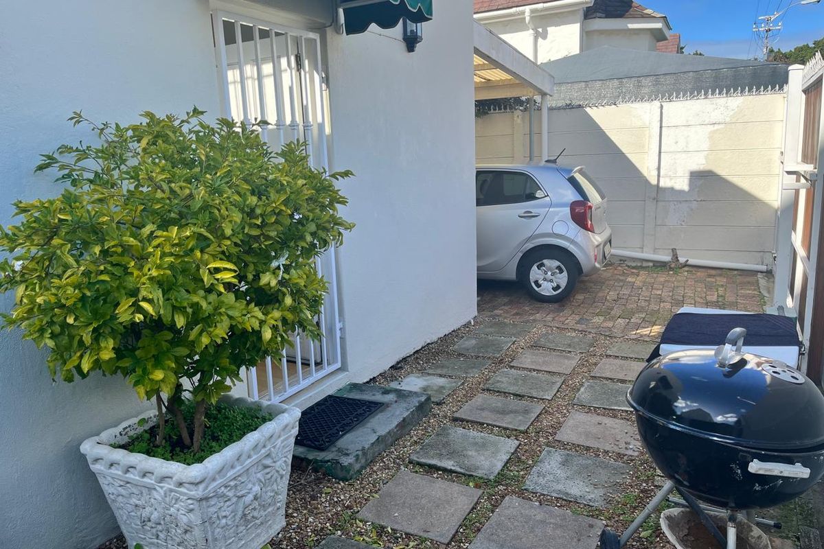 2 bedroomed home with secure parking - Photo 4