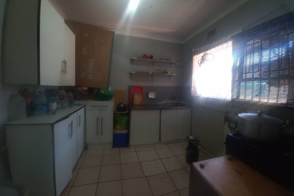 AN INCOME GENERATING FLAT - Photo 2