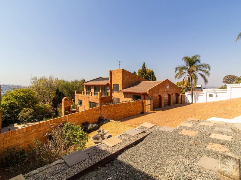 Elegant Face Brick Home with Solar Pool & Built-In Braai - Photo 2