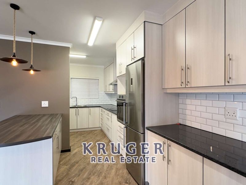 Luxurious 3-Bedroom Apartment with Sea View - Photo 5