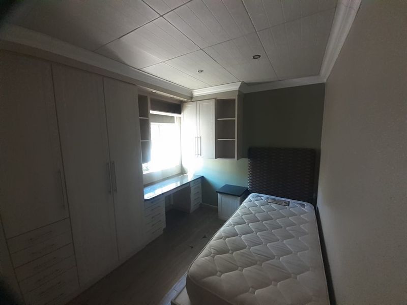 Groenkloof Estates, 2 Bedroom for sale - Photo 4