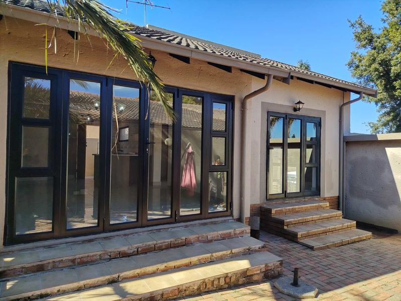 2 Bedroom Townhouse for sale in Kempton Park - Photo 4