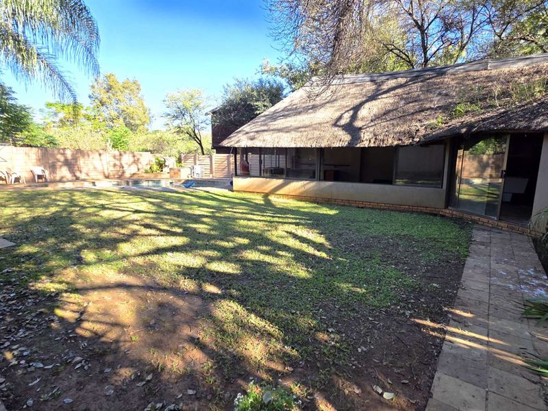 3 Bedroom Family Home in Melodie Hartbeespoort - Photo 3