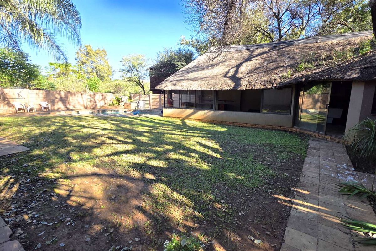 3 Bedroom Family Home in Melodie Hartbeespoort - Photo 3