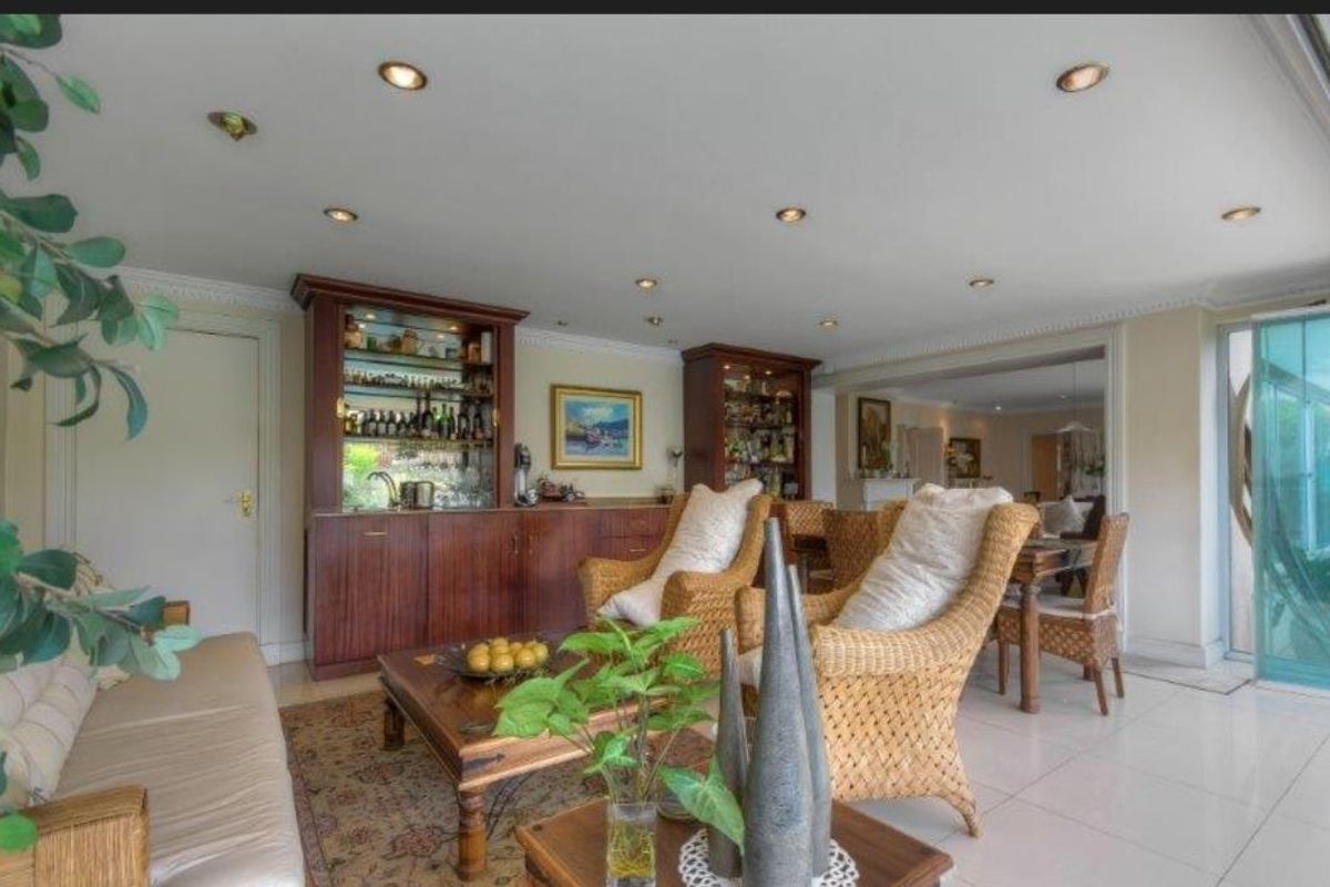 Double storey 5 bedroom cluster home in an ultra secure complex - Photo 4