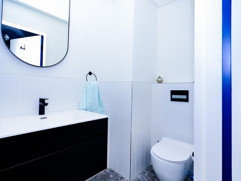 Furnished studio in Station House Sea Point - Photo 5