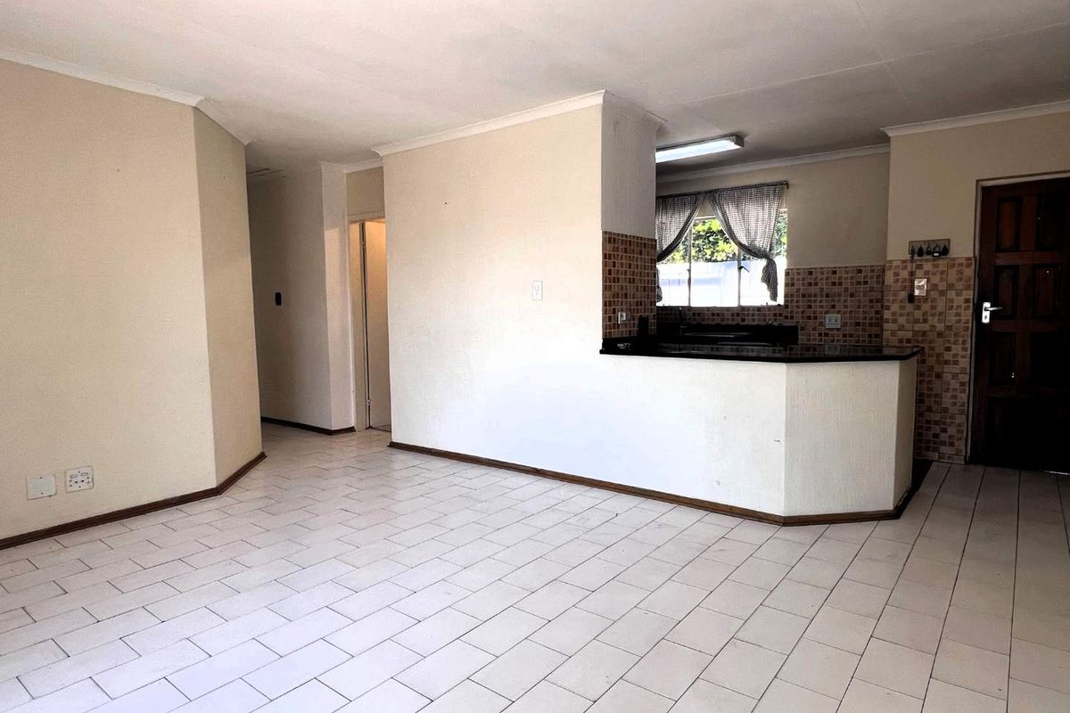 The Best of Townhouse Living in Popular Complex - Photo 3